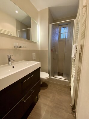 Shower, hair dryer, towels, soap - country apartment L for 2-3 people (Braunlage)