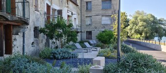 Along the Rhône, Baix