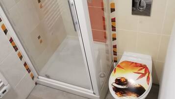 Shower, hair dryer, toilet paper