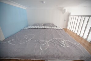 1 bedroom, desk, iron/ironing board, free WiFi - Live with a fantastic view in the city center (Prague)