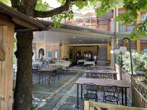 Lovely Apartment just above the lake Bled