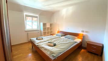 2 chambres, lit parapluie, Wi-Fi gratuit, draps fournis
