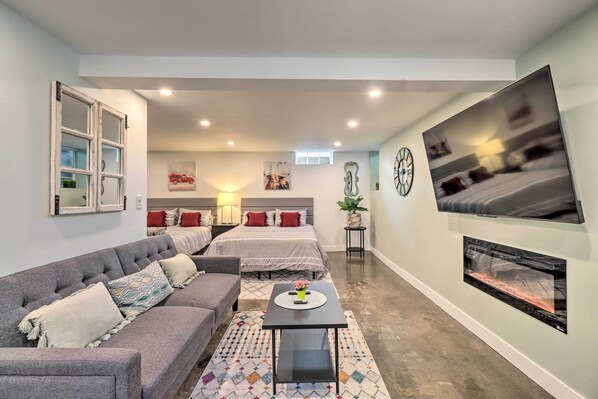 TV, fireplace - Ski & Hike: Cozy Dtwn Reno Studio w/ Fireplace (Reno)