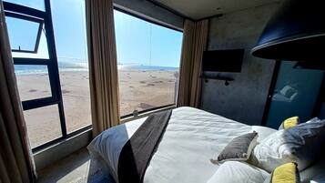 6 bedrooms, iron/ironing board, free WiFi, bed sheets