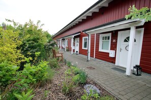 Exterior - 5-star vacation home with approx. 80 sqm living space on the ground and upper floor (Wyk auf Föhr)