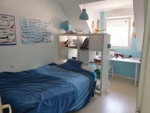 3 makuuhuonetta, silitysrauta/-lauta, ilmainen Wi-Fi