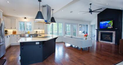 Modern Mountain House in the Heart of Haliburton, Mins to Lake