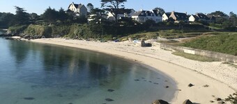 Kersaint-Landunvez, lovely house 300 meters from the water.