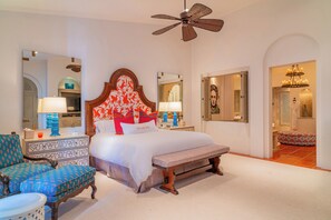 4 bedrooms, desk, iron/ironing board, travel crib