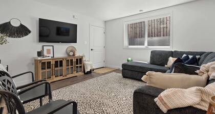Livingston Way | Family-Friendly Retreat | 55" TV!