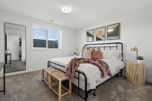 2 bedrooms, iron/ironing board, travel cot, WiFi