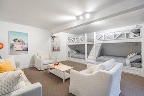 5 soverom, skrivebord, strykejern/-brett og wi-fi