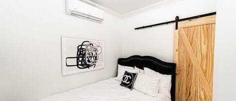5 chambres, fer et planche à repasser, Wi-Fi, draps fournis