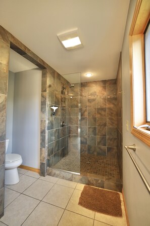 Duschwanne, Toilettenpapier