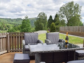 Outdoor dining - 3 bedroom accommodation in Aberfoyle (Aberfoyle)