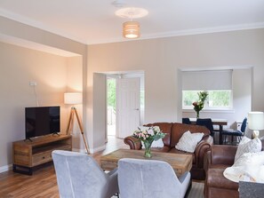 Living area - 3 bedroom accommodation in Aberfoyle (Aberfoyle)