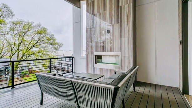 Casa geminada, várias camas | Sacada