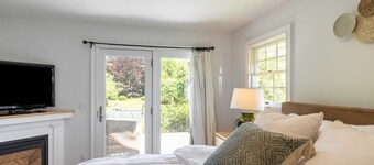 Driftwood Cottage by Rove Travel | Serene Cottage