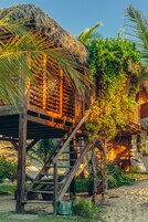 Minibar, caja de seguridad en la habitación y cortinas blackout 