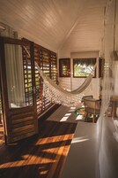 Elite Cabin | Minibar, in-room safe, blackout drapes, free WiFi