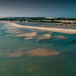 Plage, sable blanc, serviettes de plage