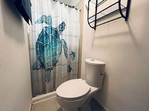 Dusche, Handtücher, Toilettenpapier