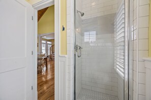 Interior - "Sun-Kissed"  Ocean & sound views. Community Pool! Pet Friendly! (Atlantic Beach)