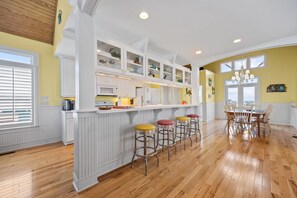 Fridge, microwave, oven, stovetop - "Sun-Kissed"  Ocean & sound views. Community Pool! Pet Friendly! (Atlantic Beach)