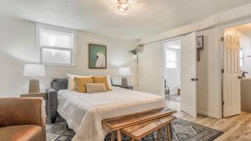 1 bedroom, iron/ironing board, travel cot, WiFi