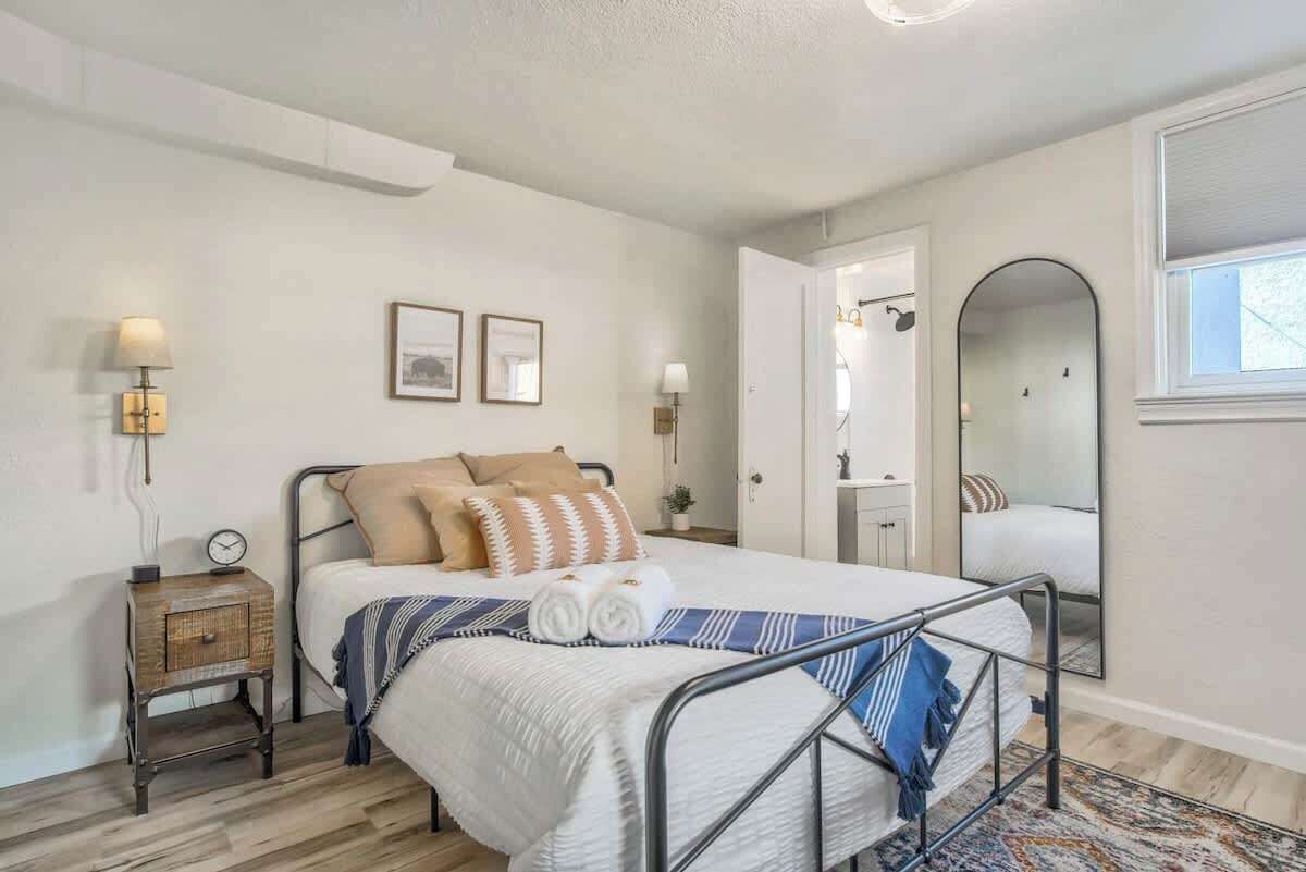 1 chambre, fer et planche à repasser, Wi-Fi, literie fournie