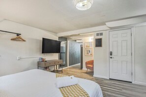 1 dormitorio, tabla de planchar con plancha, cuna de viaje y wifi