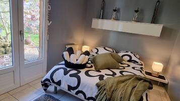 1 chambre, fer et planche Ă repasser, Wi-Fi gratuit, draps fournis