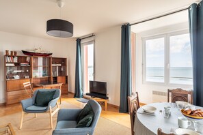 Dining - L'Ar Timon - Vue Mer (Saint-Cast-le-Guildo)
