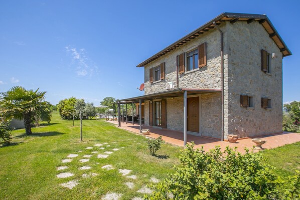 Villa Familiale, plusieurs chambres, 2 salles de bains, côté montagne (Villa San Lorenzo) | Extérieur