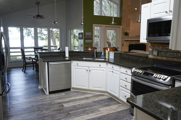 Refrigerador, microondas, horno, placa de cocina