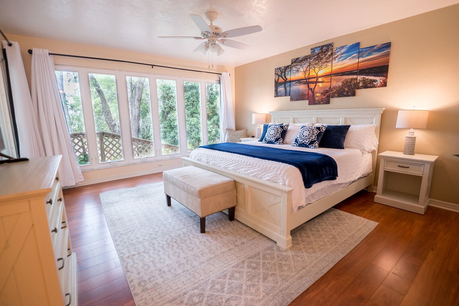 4 bedrooms, desk, iron/ironing board, free WiFi