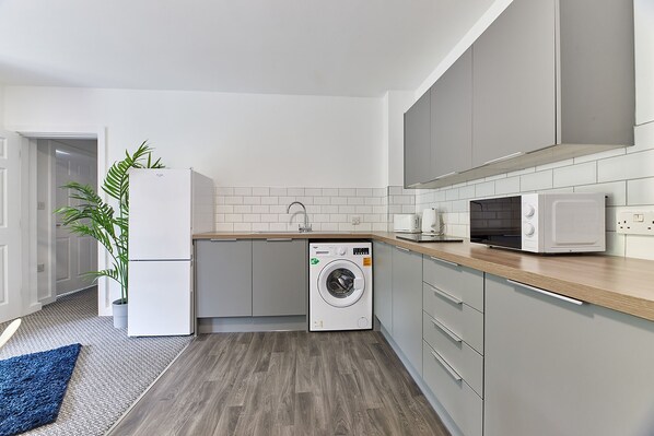 Fridge, microwave, oven, stovetop