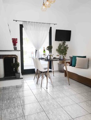 Apartment, Mehrere Betten | Wohnzimmer