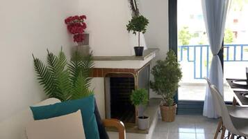 Apartment, Multiple Beds | Living room