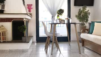 Apartment, Multiple Beds | Living room