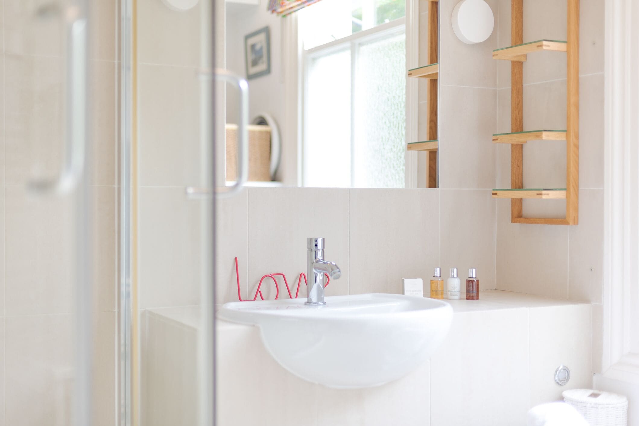 Combined shower/bathtub, hair dryer, towels, soap