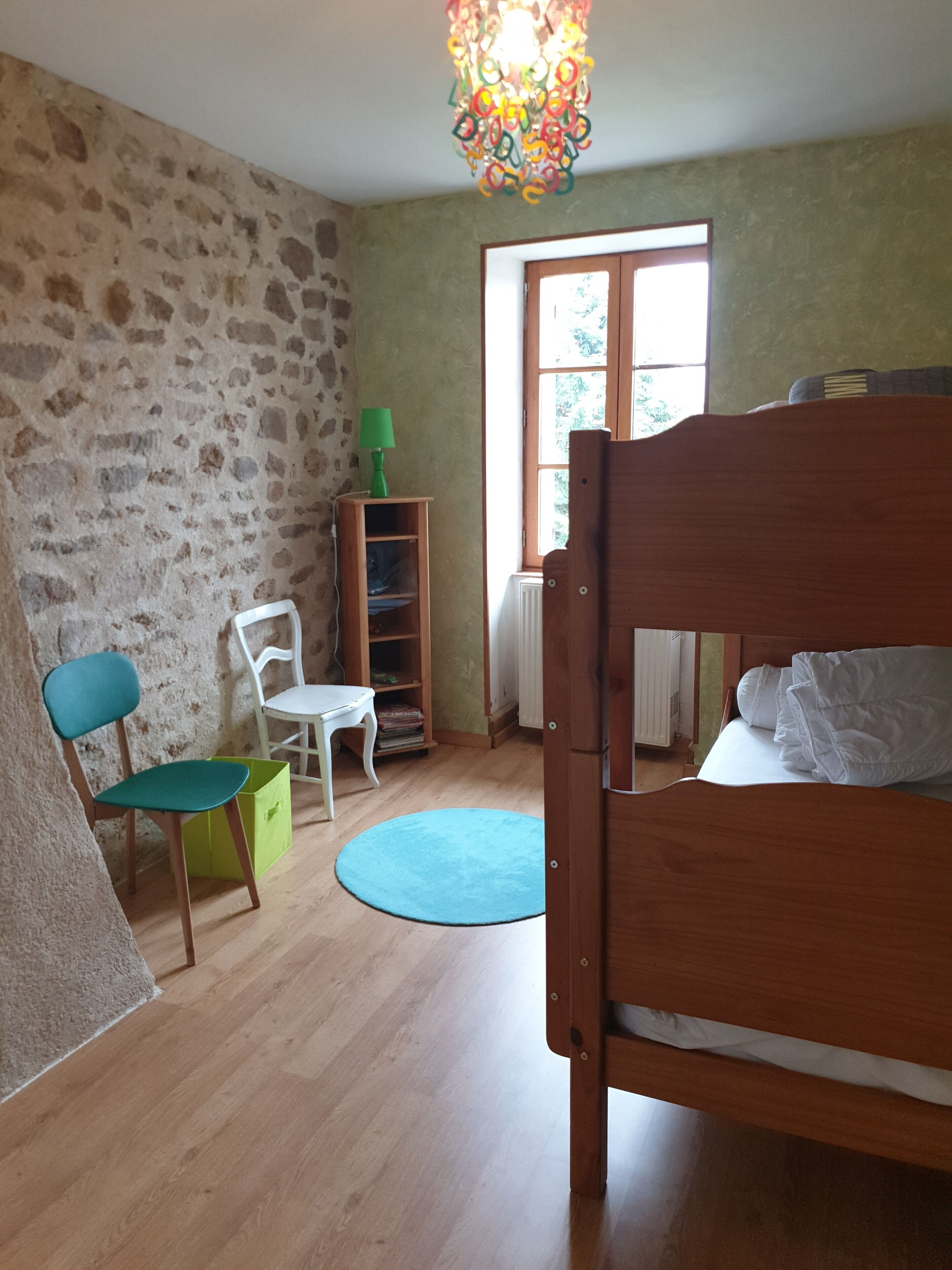 5 slaapkamers, een strijkplank/strijkijzer, gratis wifi, beddengoed