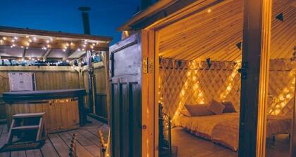 BOLLINGER Luxury Heated Yurt with Private Hot Tub