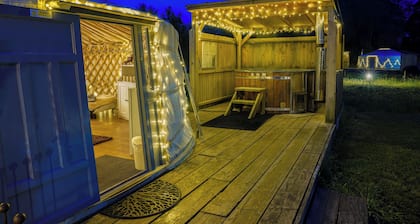 TAITTINGER Luxury Heated Yurt with Private Hot Tub