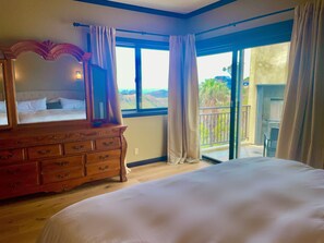 4 bedrooms, desk, iron/ironing board, travel cot