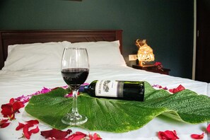 2 bedrooms, desk, iron/ironing board, free WiFi - Beautiful country house, 20 minutes from Baños de Agua Santa (Baños de Agua Santa)