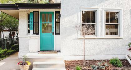 Ultimate Group Stay in St Paul – 8 beds, 2 Living + Dining Rooms,