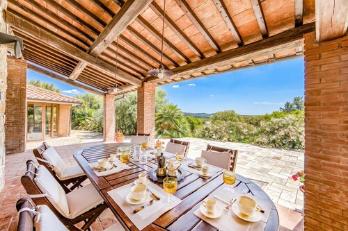 Pool Villa Angela With Sauna, Jacuzzi and Gym
