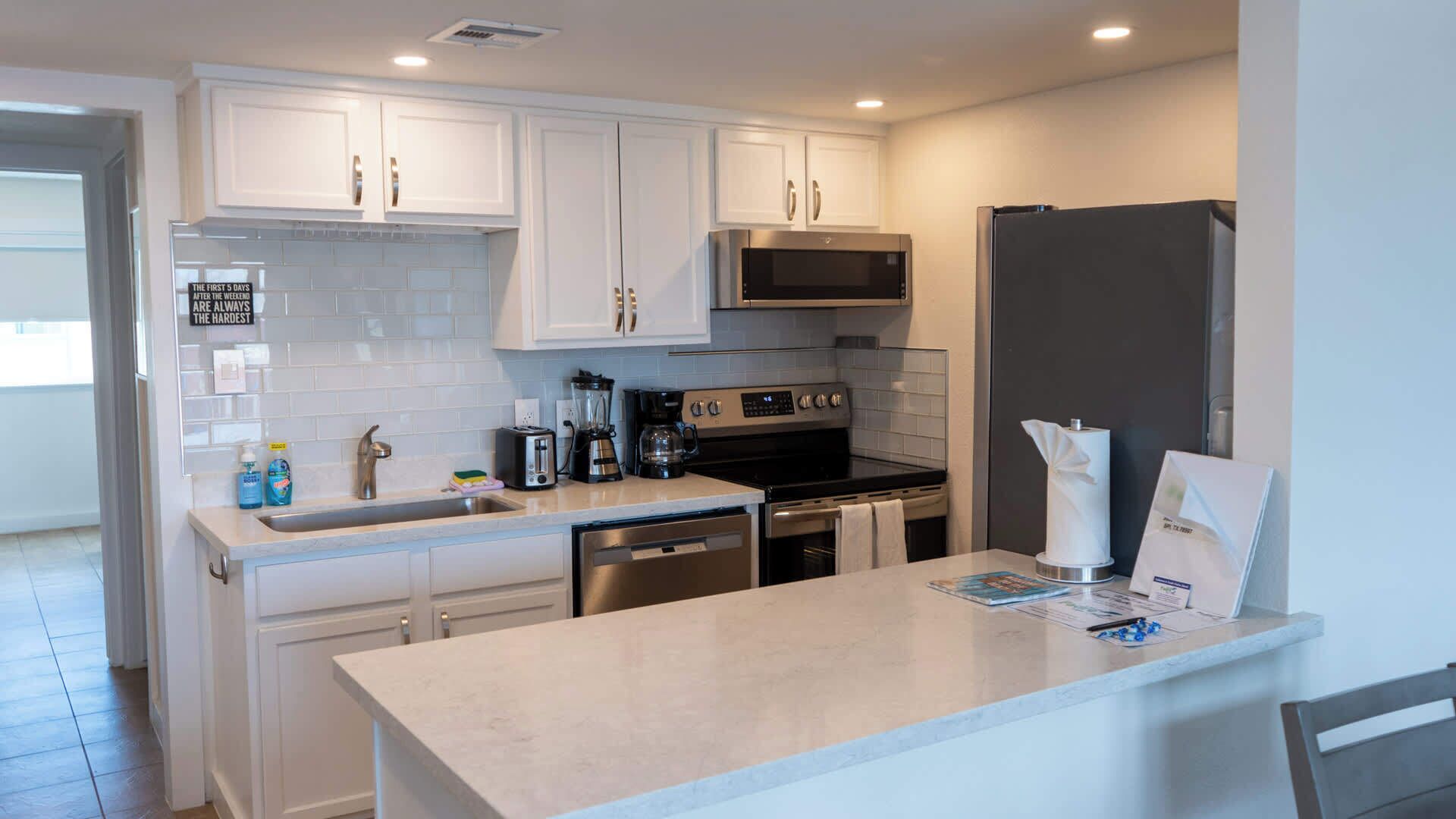 Departamento, 1 cama King size y sofá cama, acceso a la alberca, vista a la playa