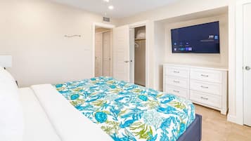 Apartment, 1 King Bed with Sofa bed, Pool Access, Beach View | 1 bedroom, free WiFi